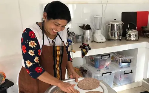 S three cafe lady cooking