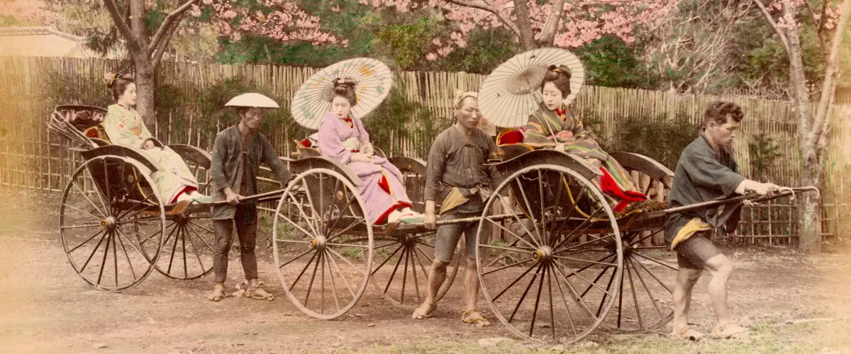 Japan-Carousel Container-03.jpg